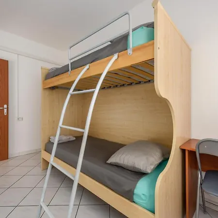 Lucrezia House With בית הארחה 3*
