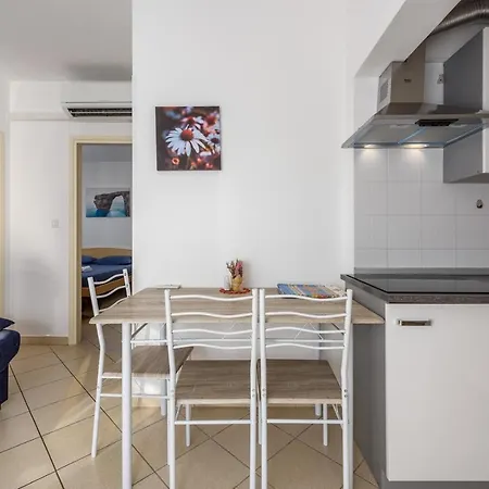Lucrezia House With בית הארחה 3*