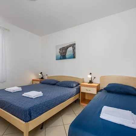 Lucrezia House With 3* Lovrečica